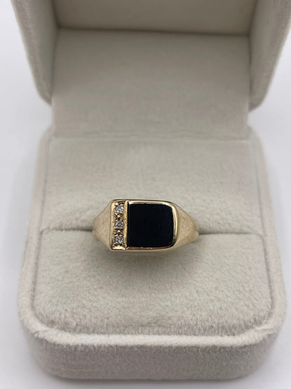 9ct gold onyx and diamond ring