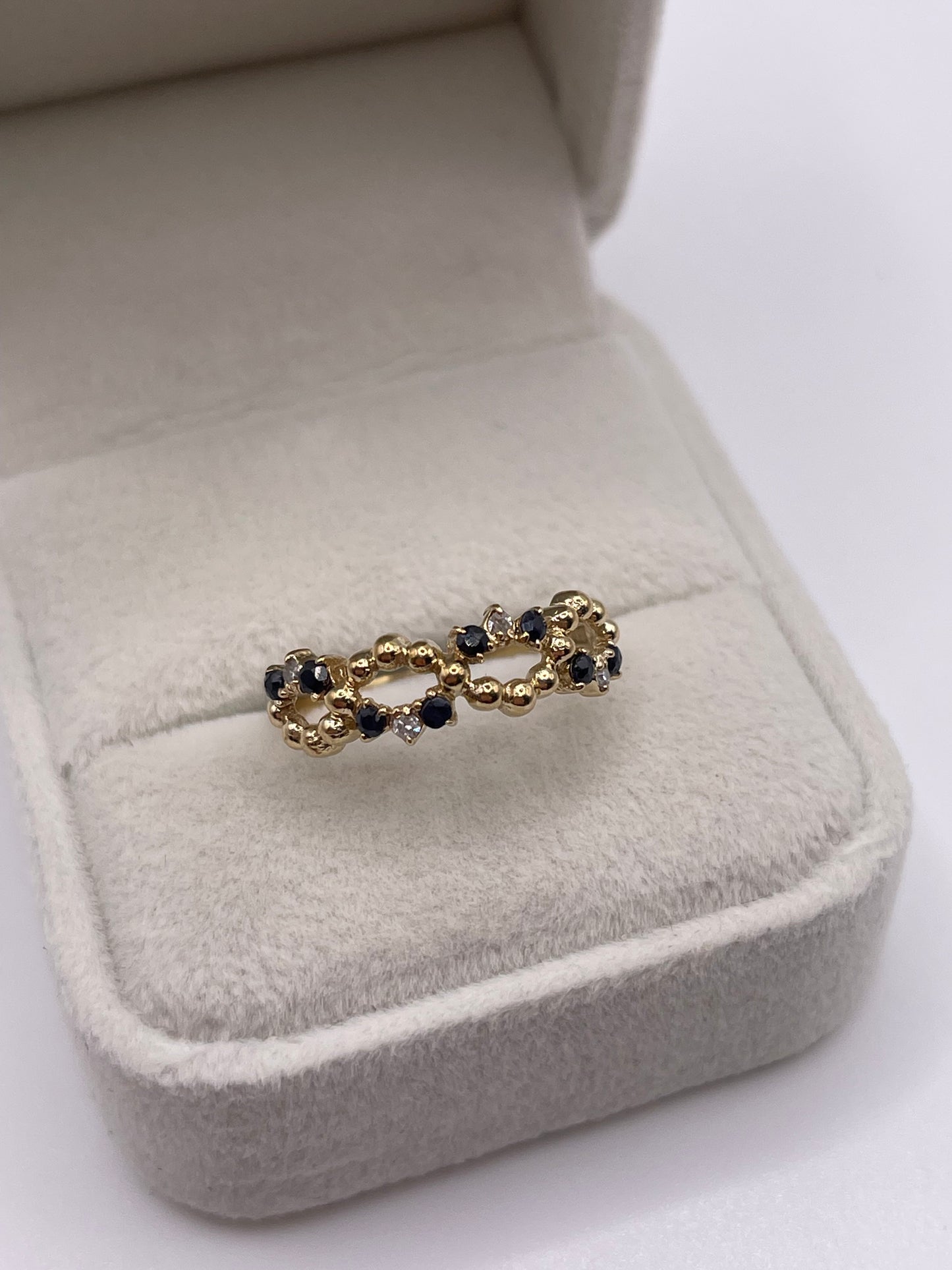 9ct gold sapphire and diamond ring