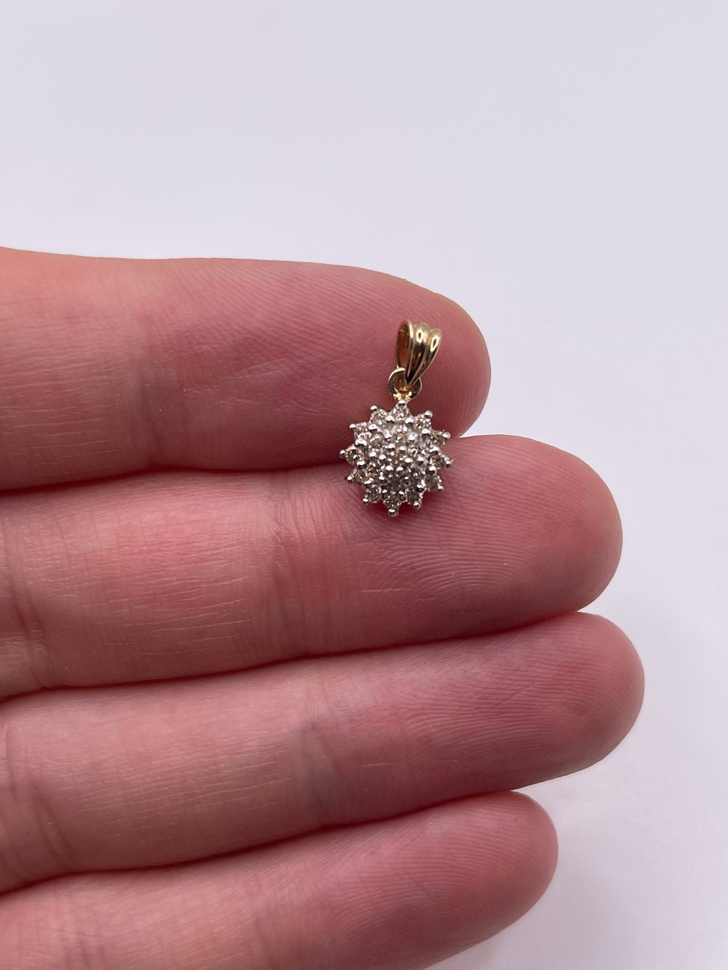 9ct gold diamond cluster pendant