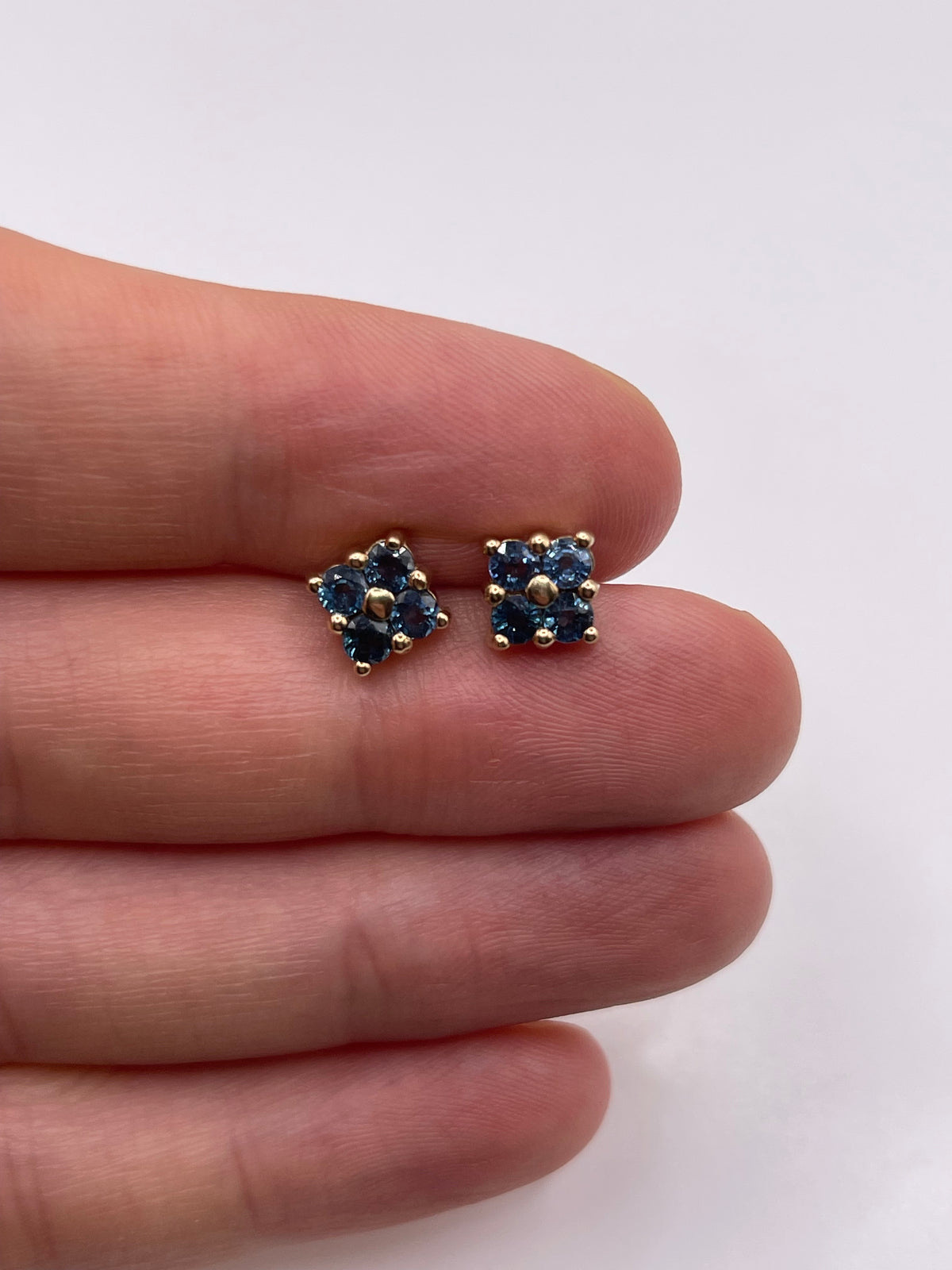 9ct gold sapphire earrings