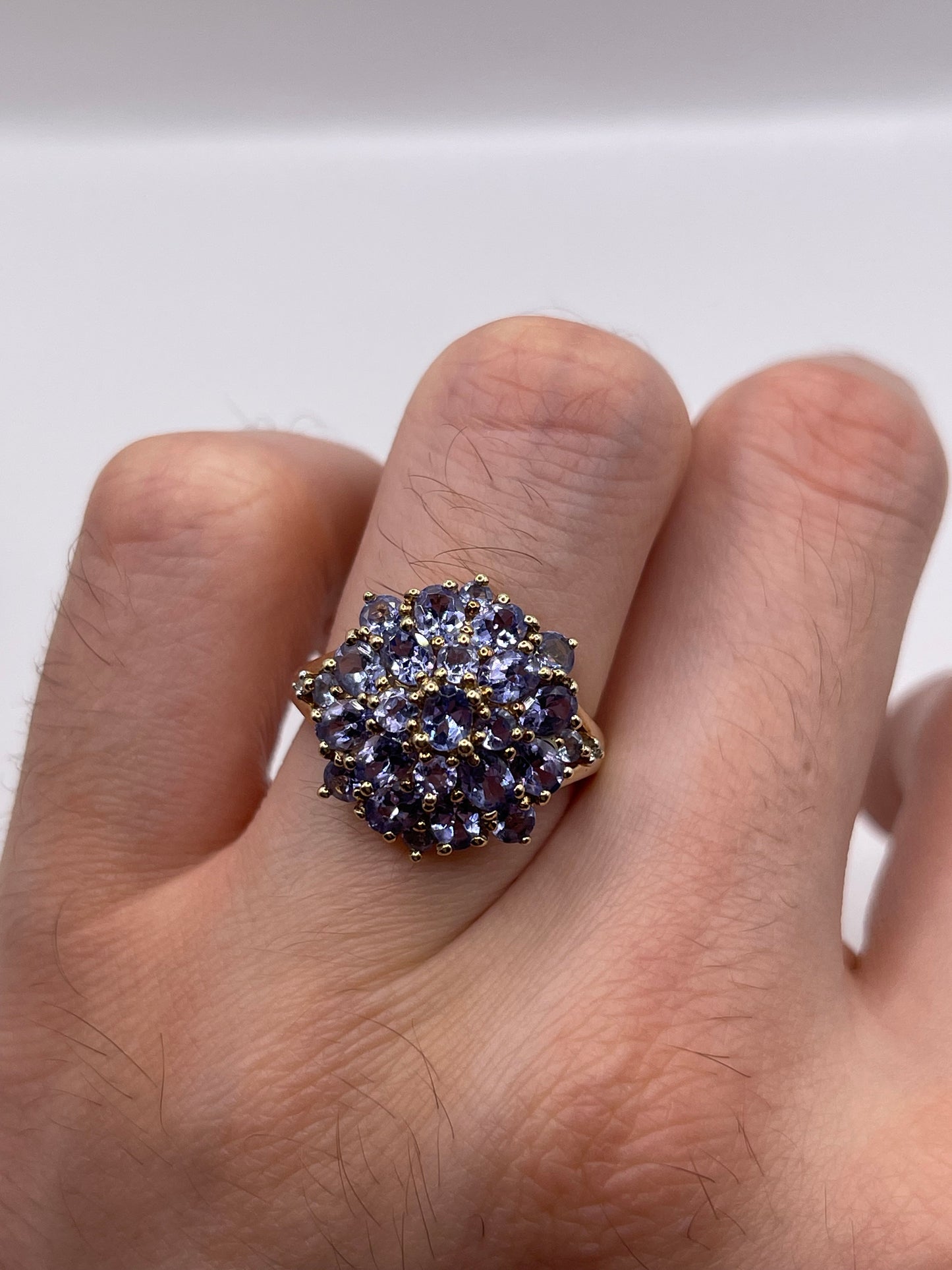 9ct gold tanzanite and diamond ring