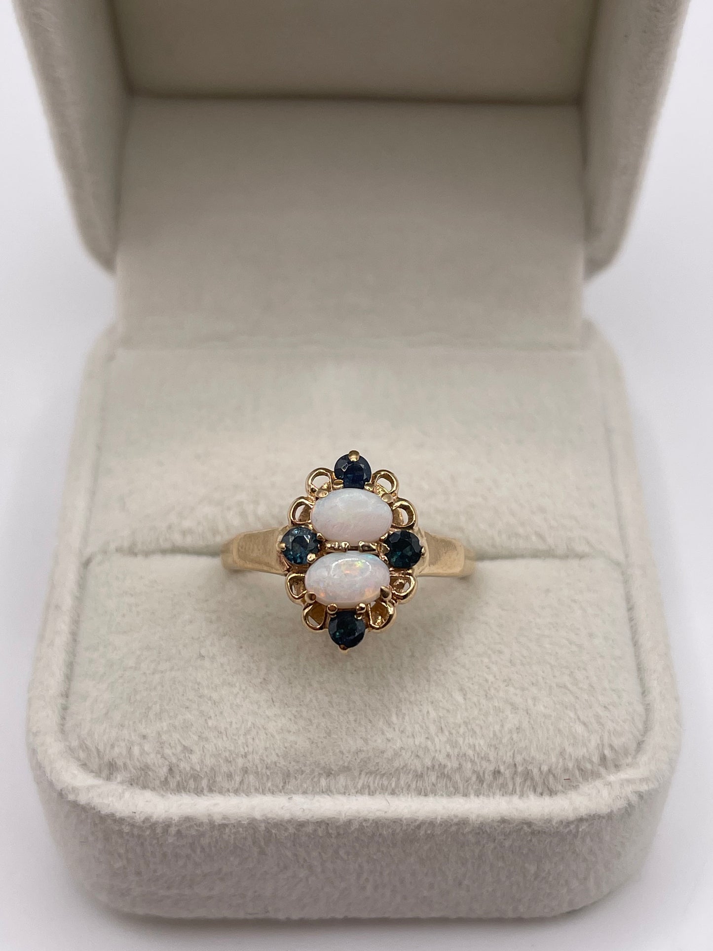 9ct gold opal and sapphire ring