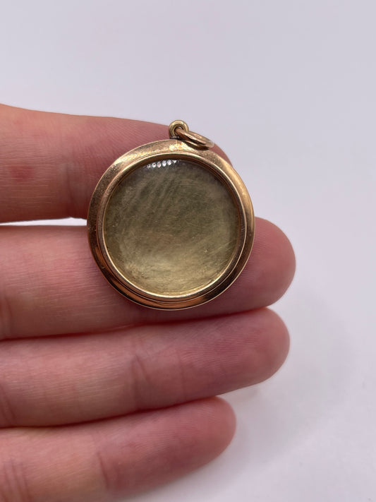 Antique 15ct gold locket pendant