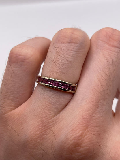 9ct white gold almandine garnet ring