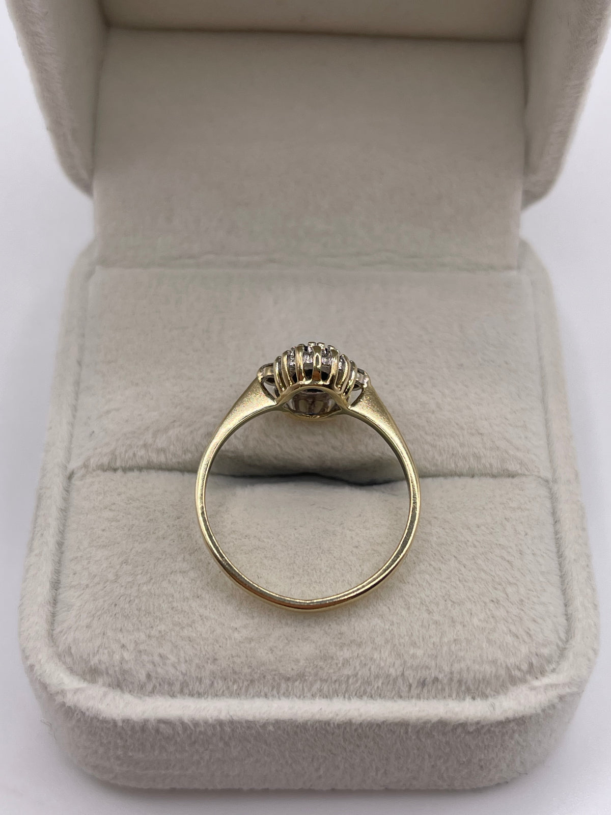 9ct gold sapphire and diamond ring