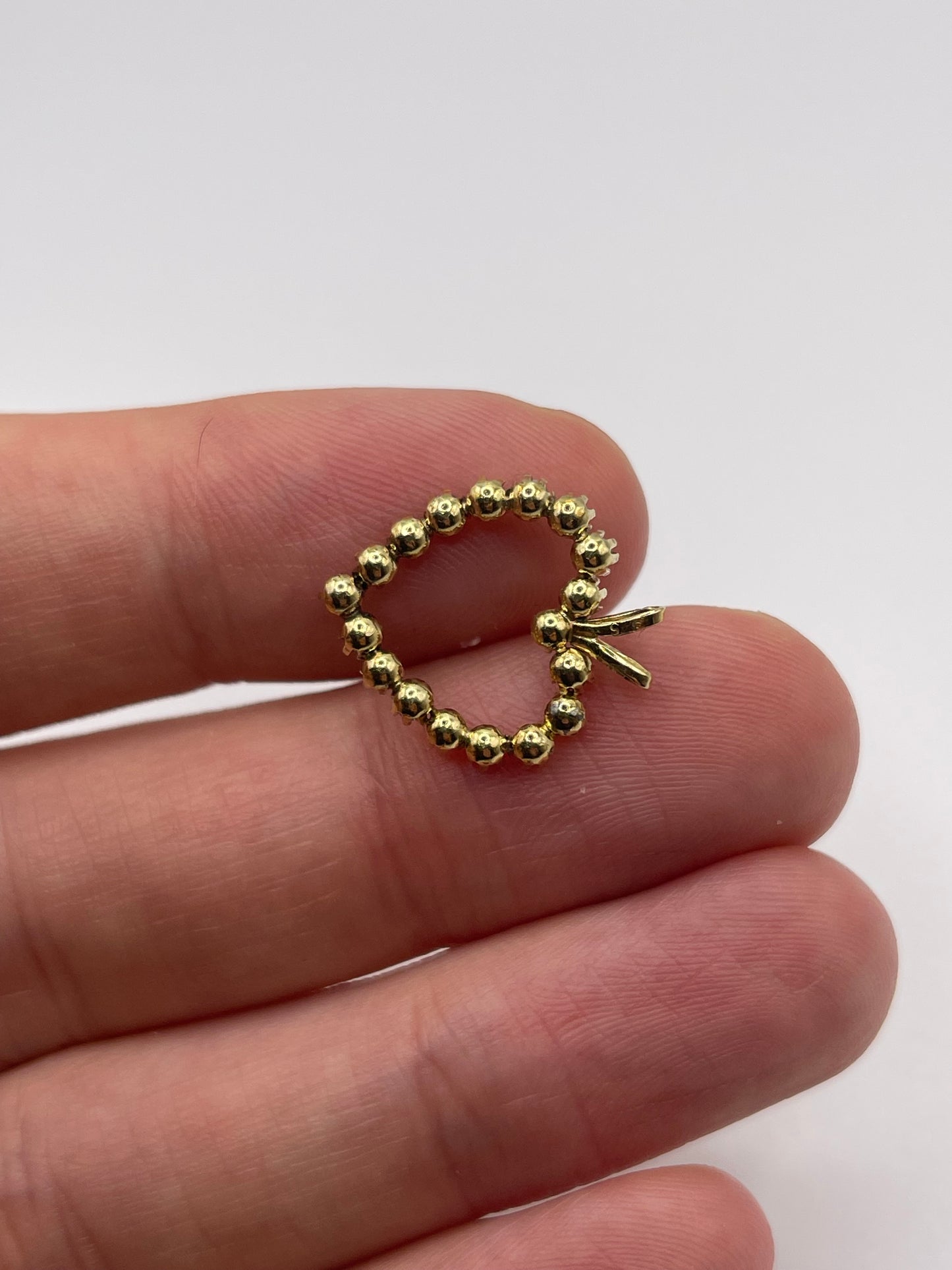 9ct gold cz heart pendant