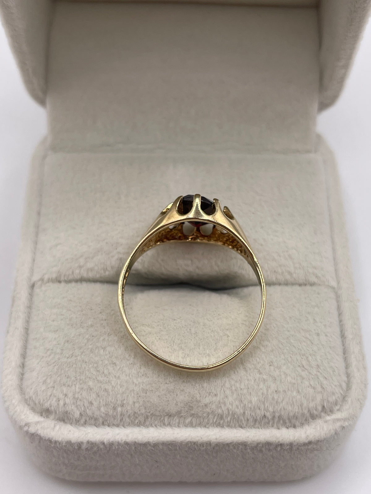 9ct gold garnet gypsy ring