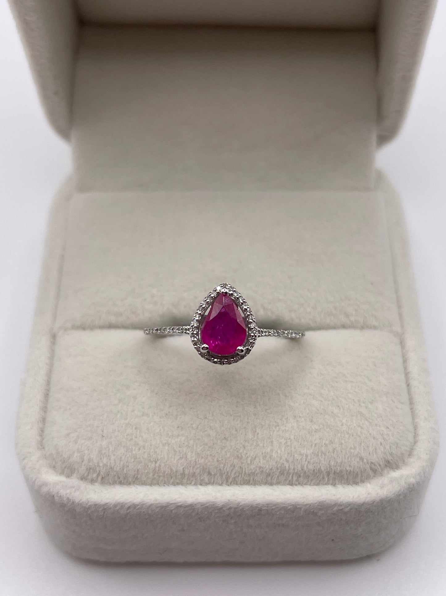 9ct white gold ruby and diamond ring
