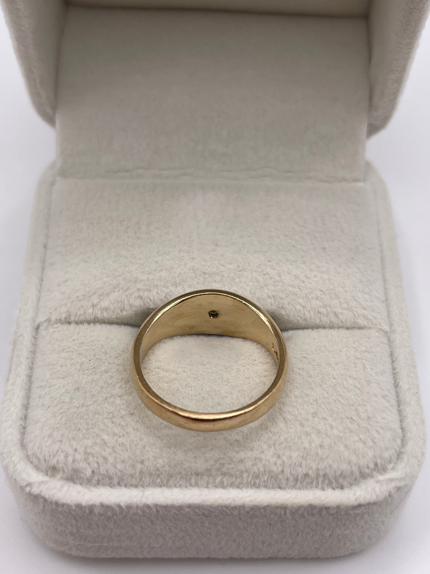 9ct gold peridot gypsy ring
