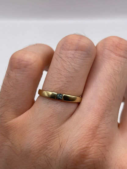 9ct gold quartz ring