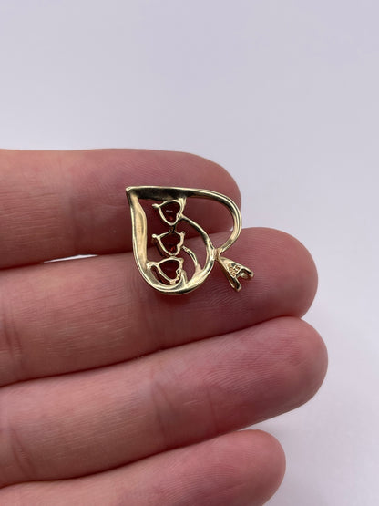 9ct gold garnet heart pendant