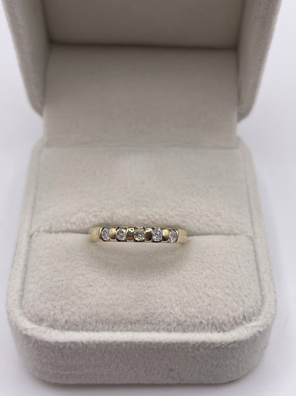 9ct gold diamond ring