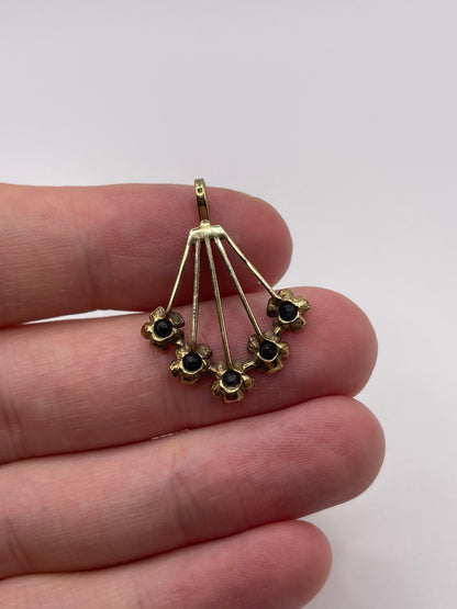 9ct gold sapphire pendant