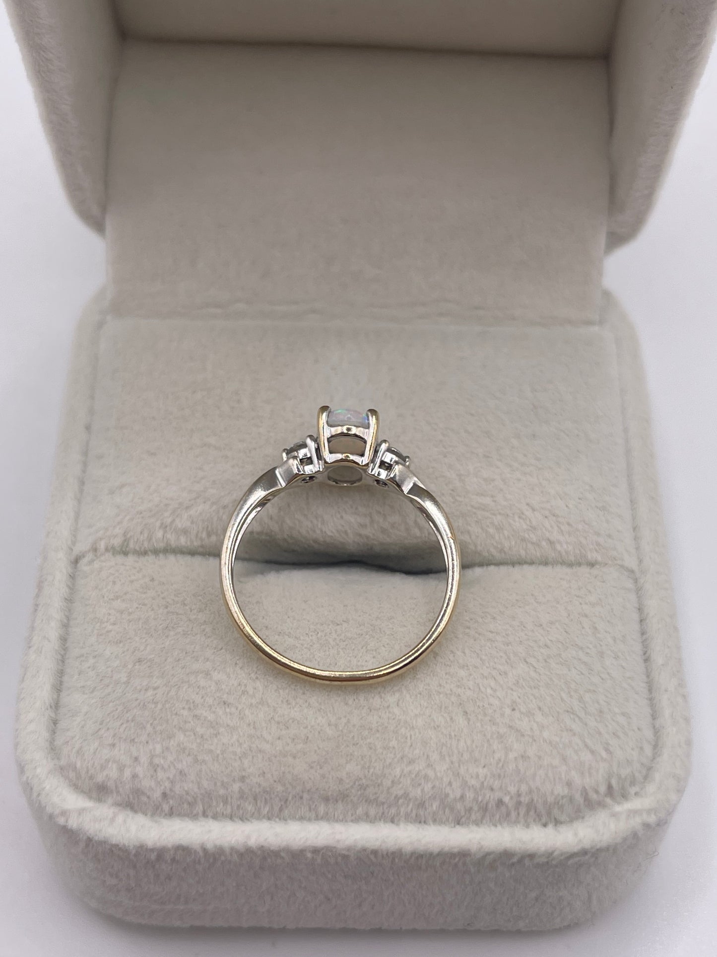 9ct white gold opal and diamond ring