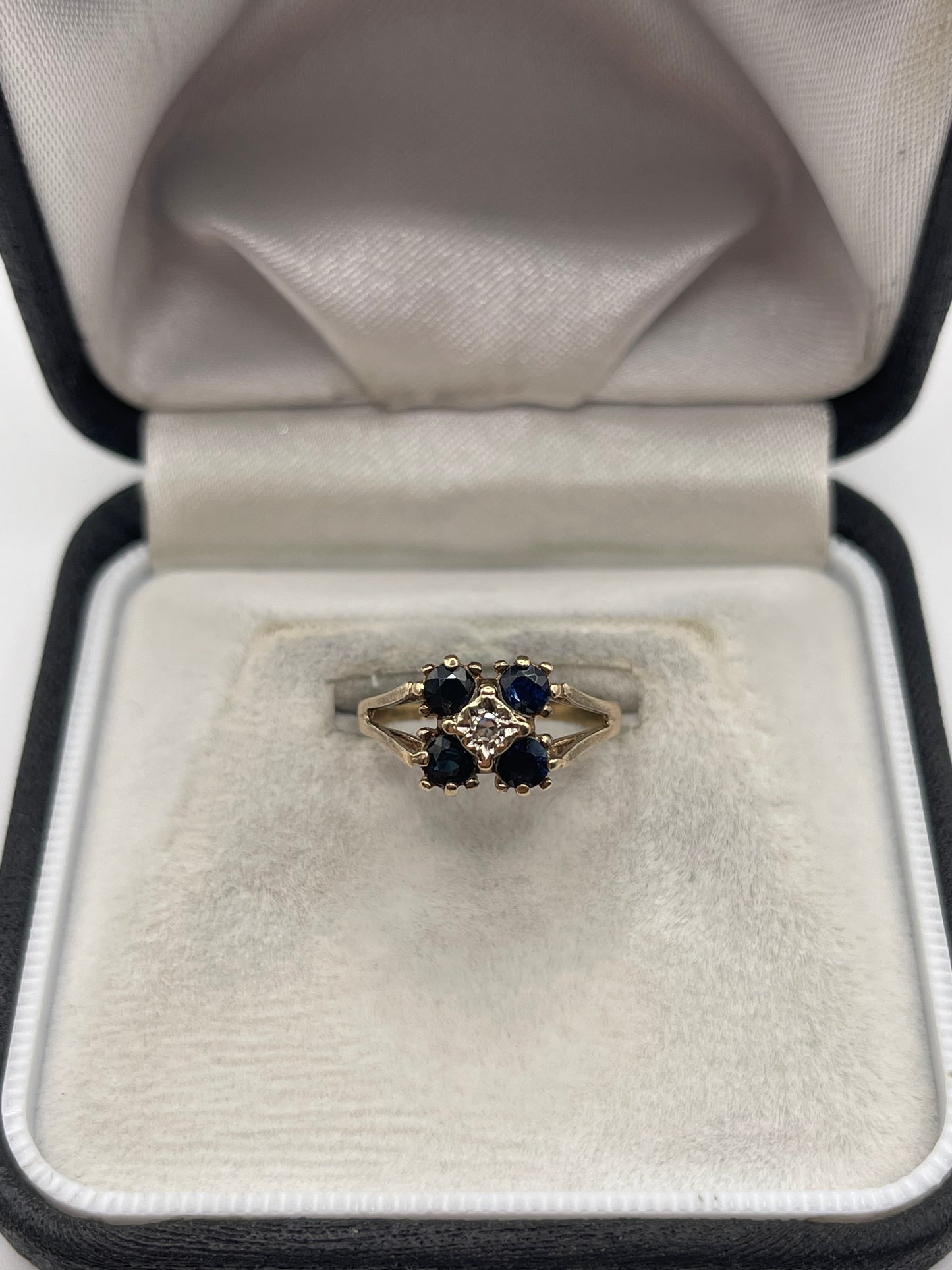 9ct gold sapphire and diamond ring