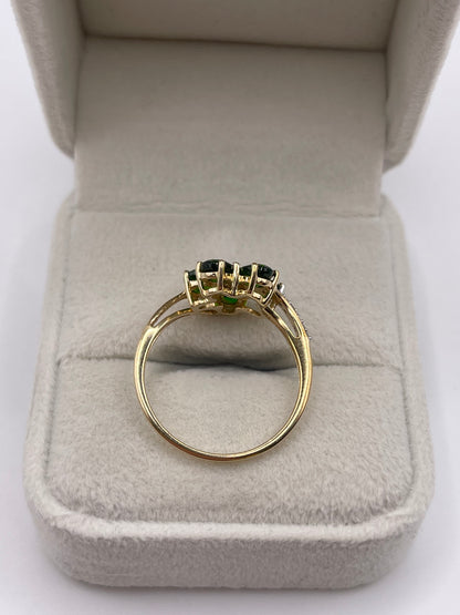 9ct gold diopside and diamond ring