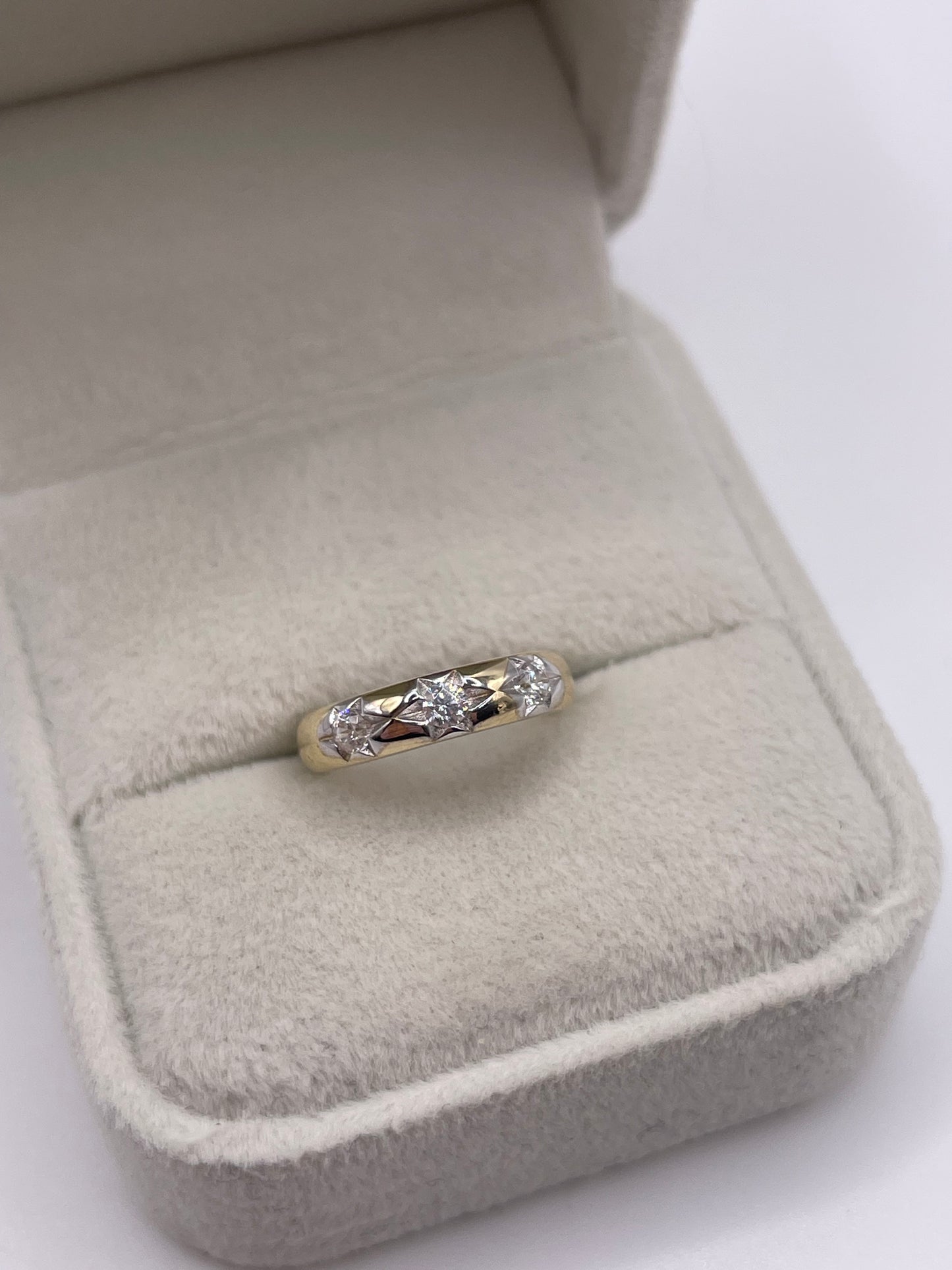 9ct gold cz gypsy ring