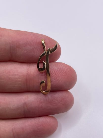 9ct gold initial T pendant