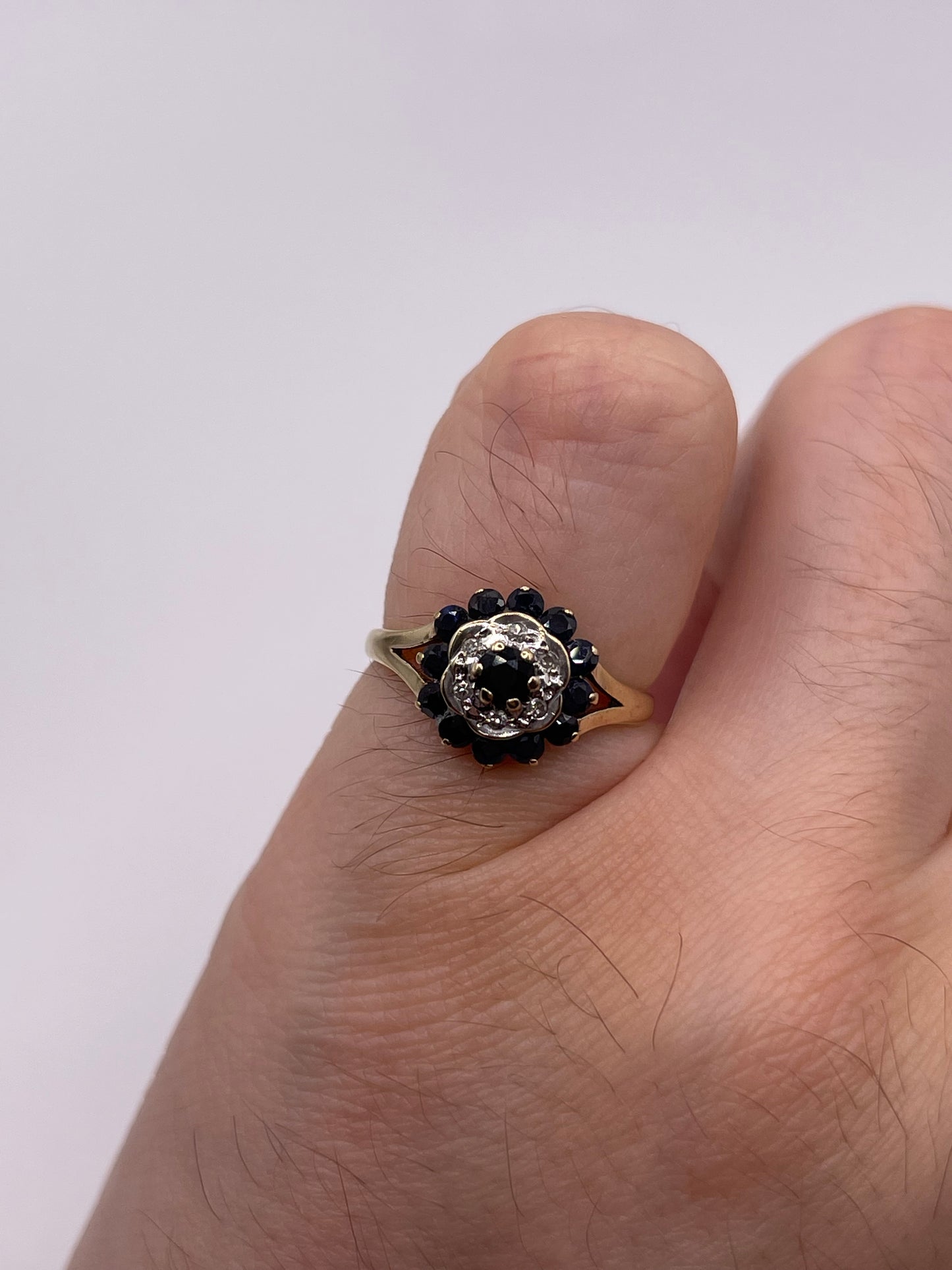 9ct gold sapphire and diamond ring