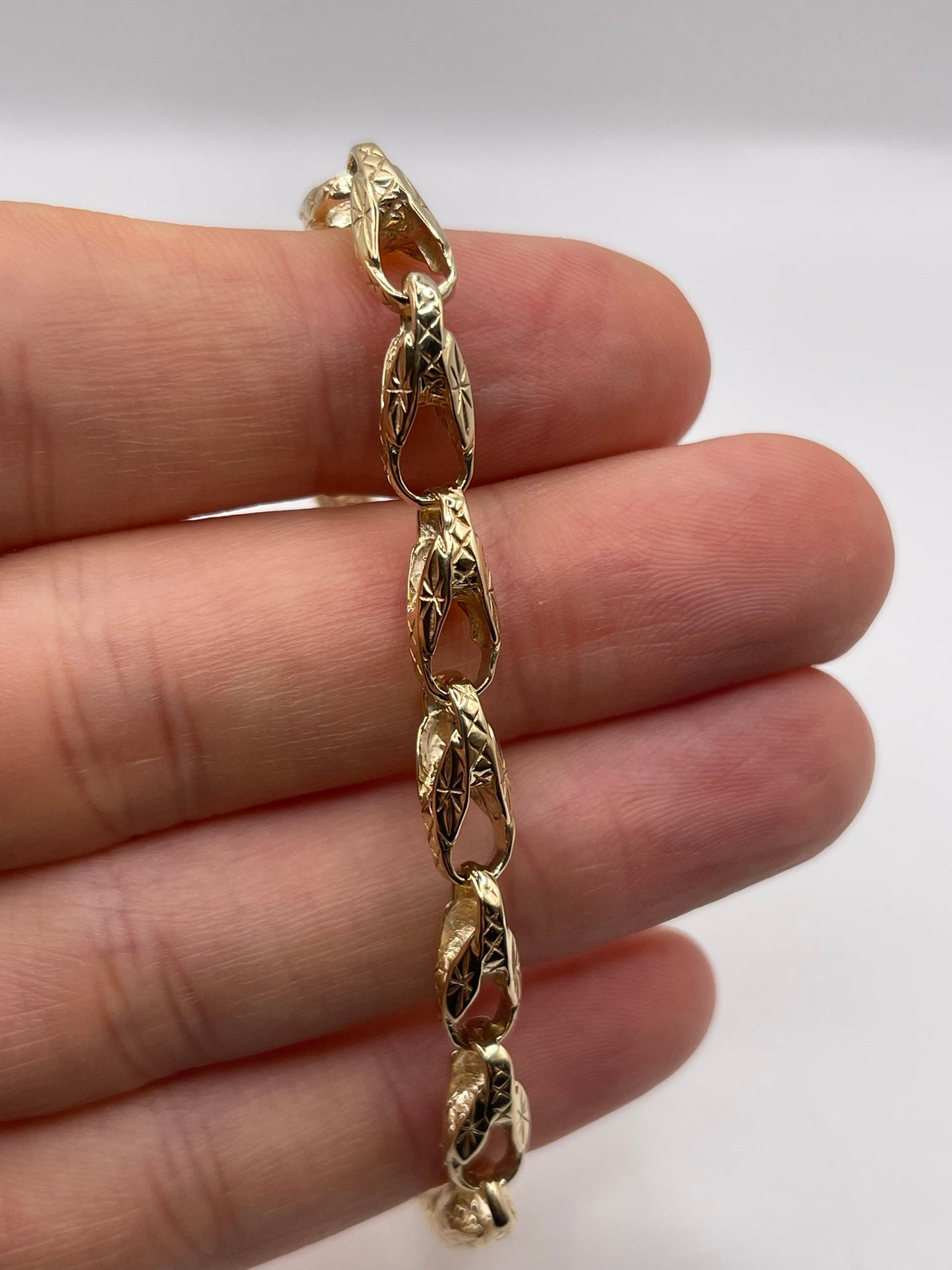 9ct gold t bar bracelet