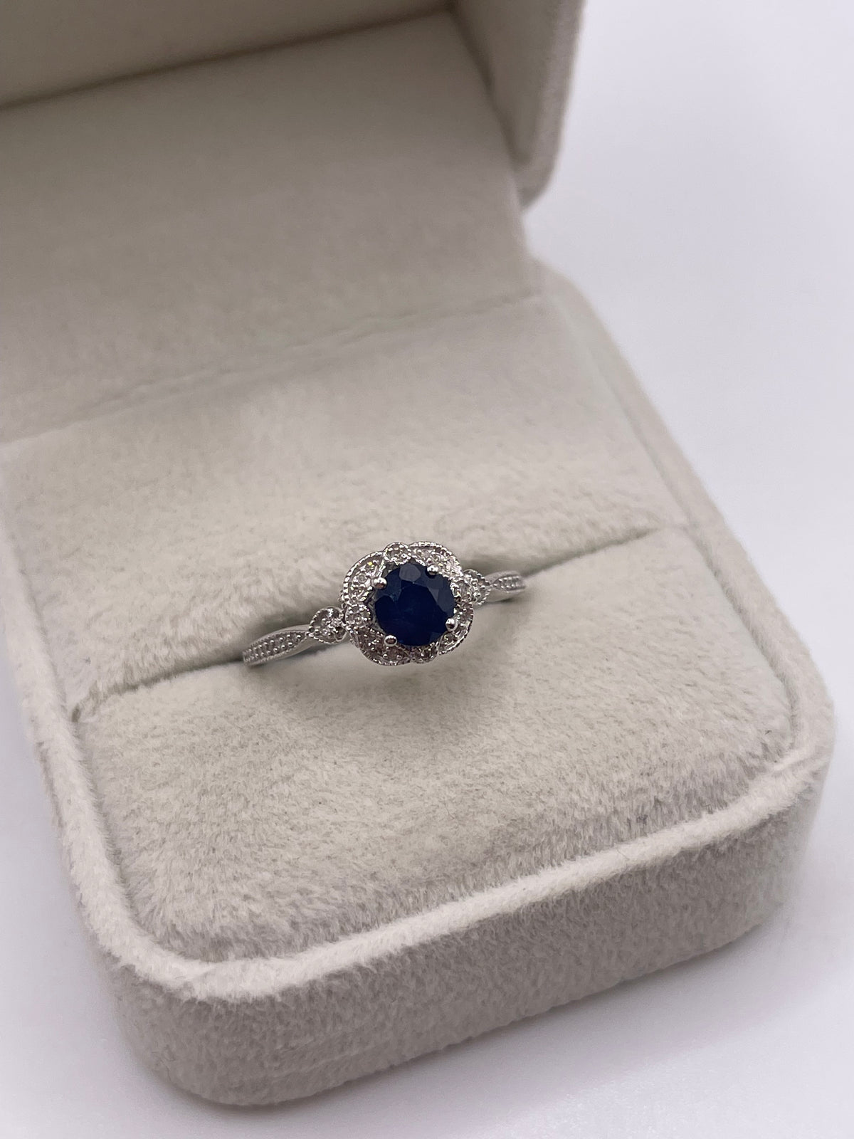 9ct white gold sapphire and diamond ring