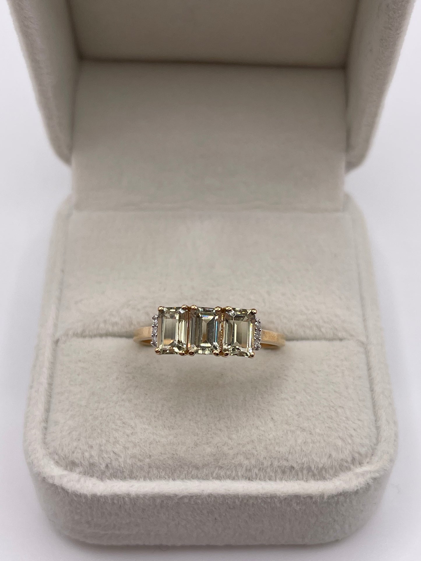 9ct gold quartz and diamond ring
