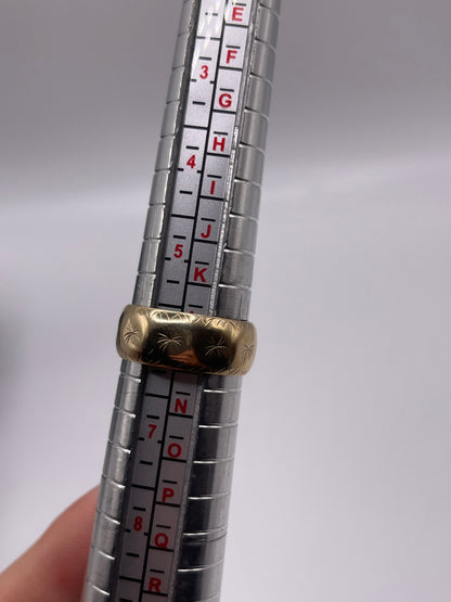 9ct gold engraved band