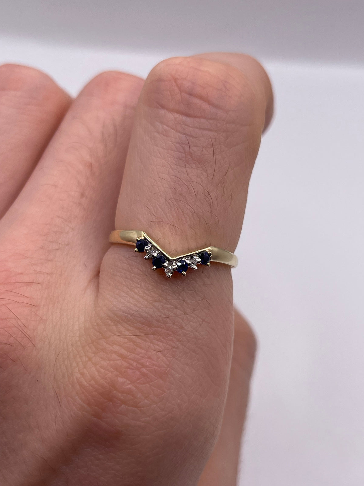 9ct gold sapphire and diamond ring