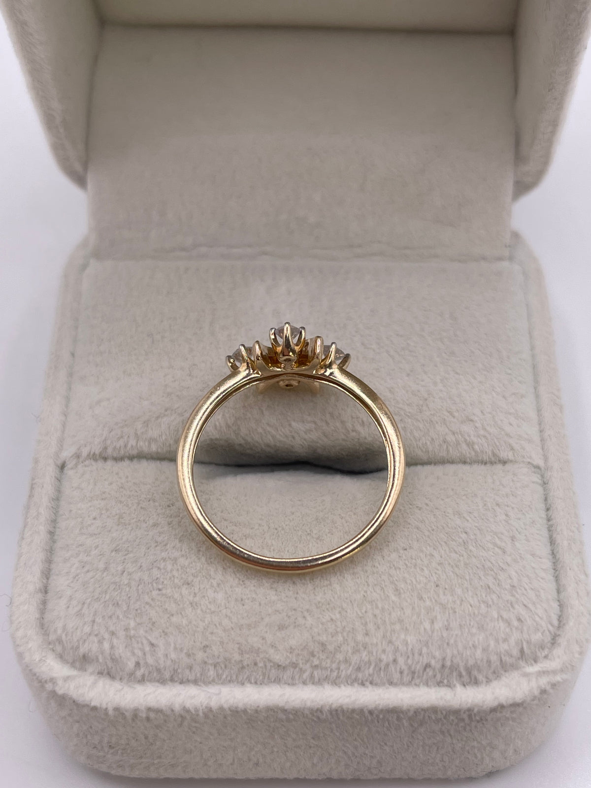 9ct gold diamond ring