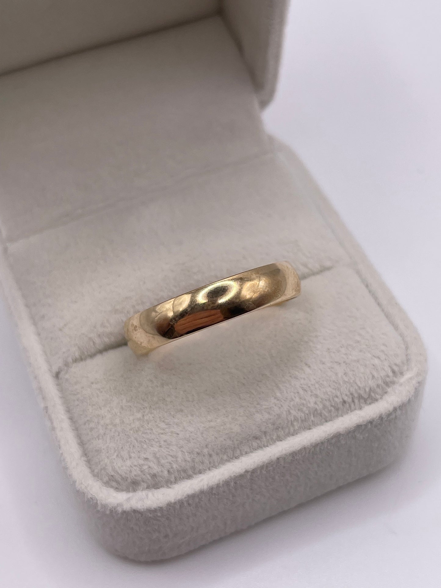 9ct gold band