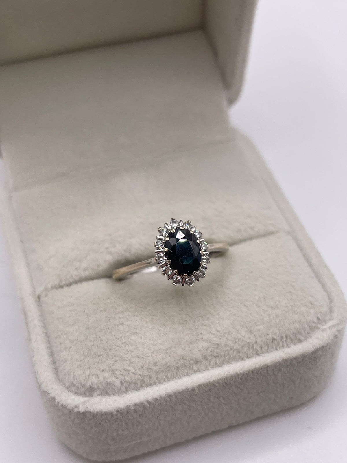 18ct white gold sapphire and diamond ring