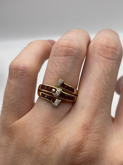 9ct gold garnet and diamond ring