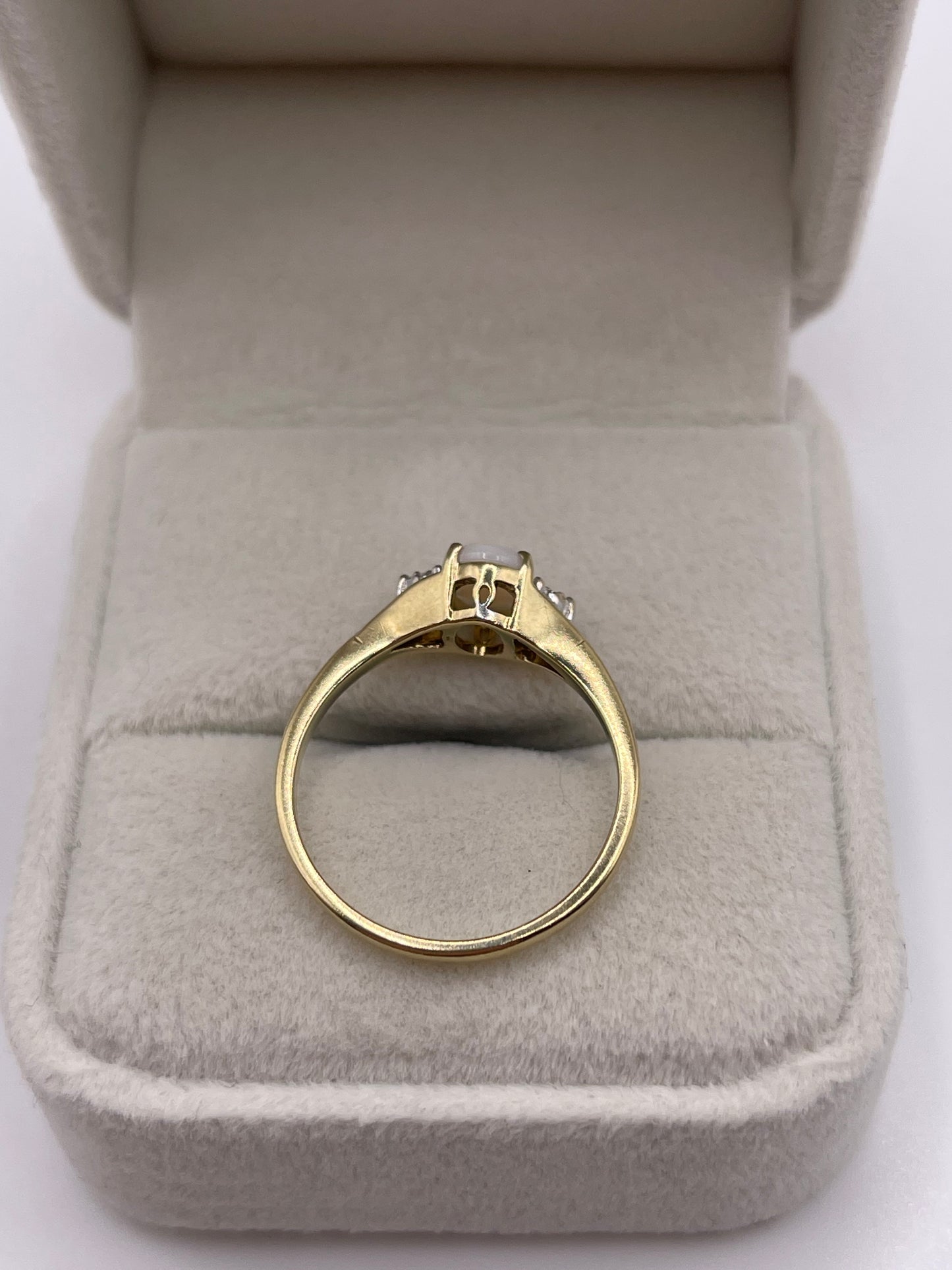 9ct gold opal and diamond ring