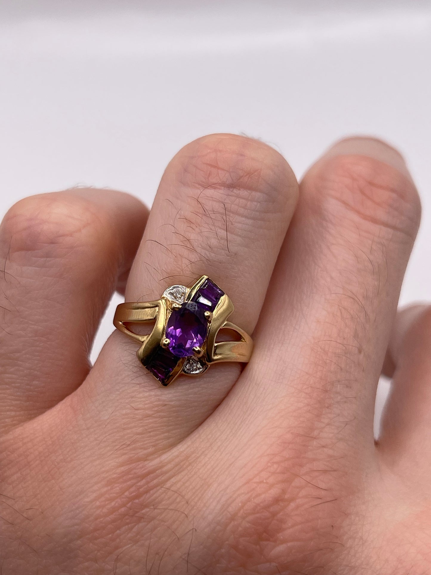 9ct gold amethyst and diamond ring