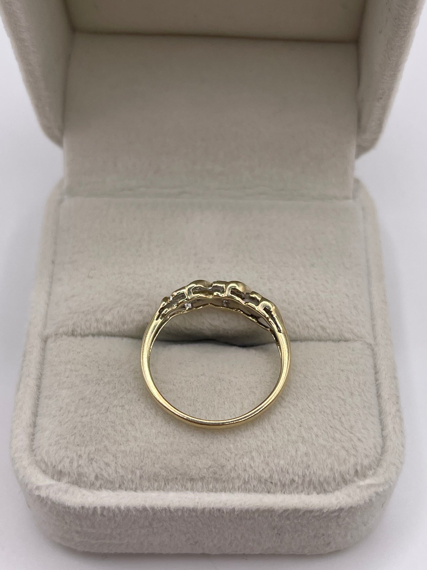 9ct gold diamond ring