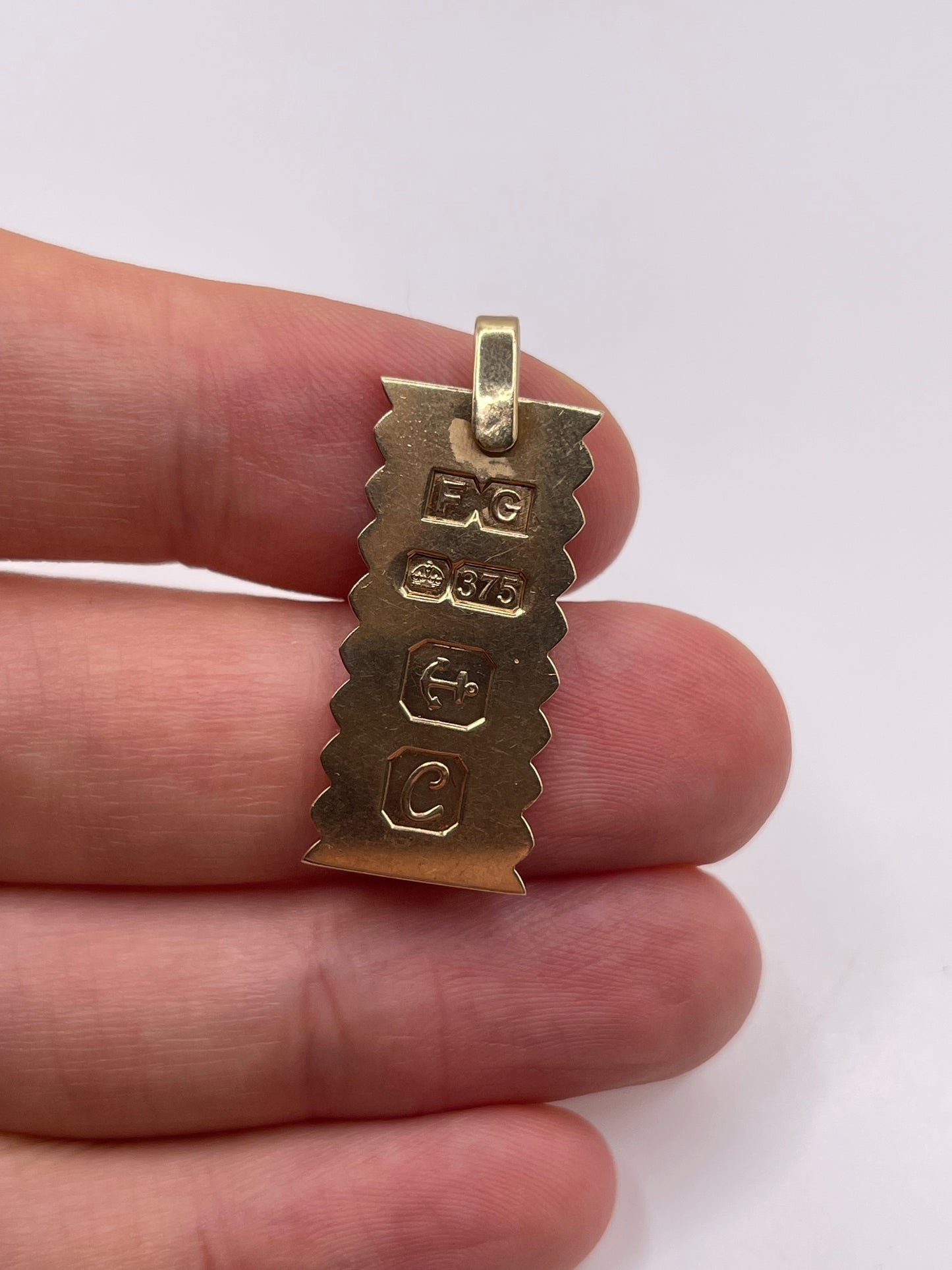 9ct gold ingot pendant