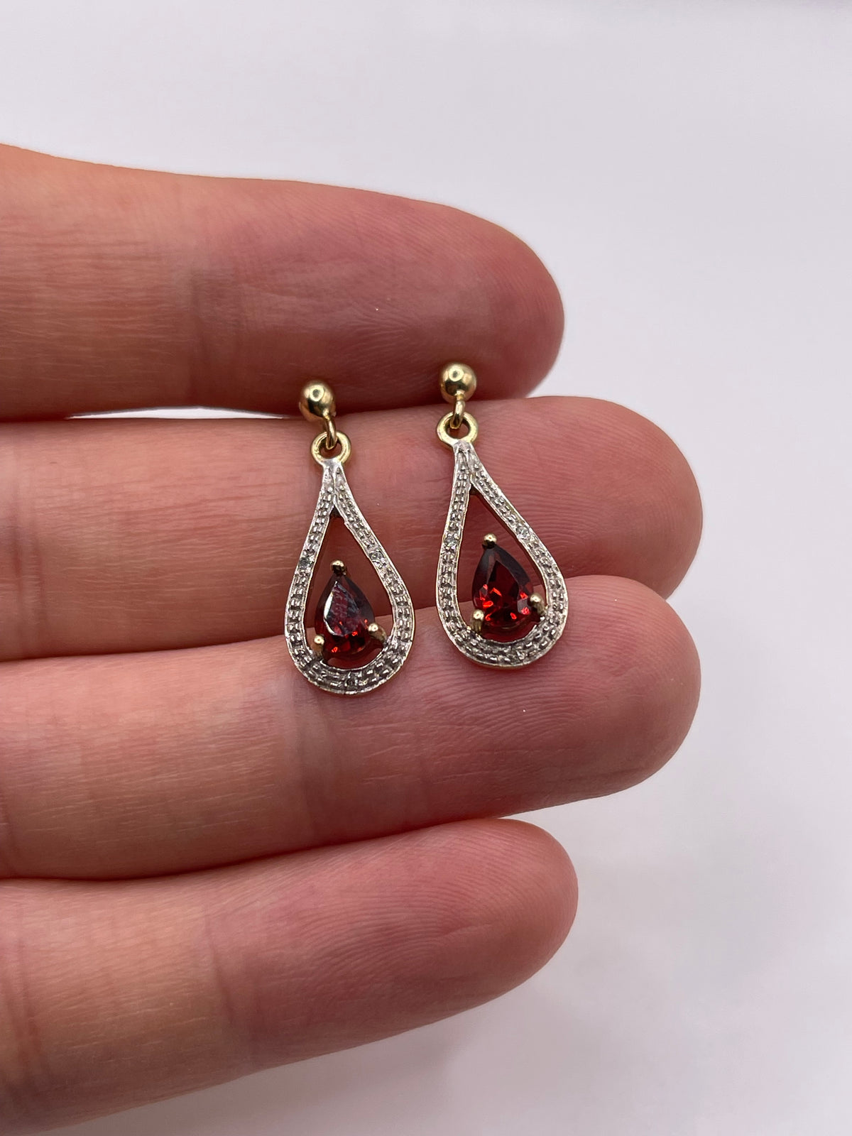 9ct gold garnet and diamond earrings