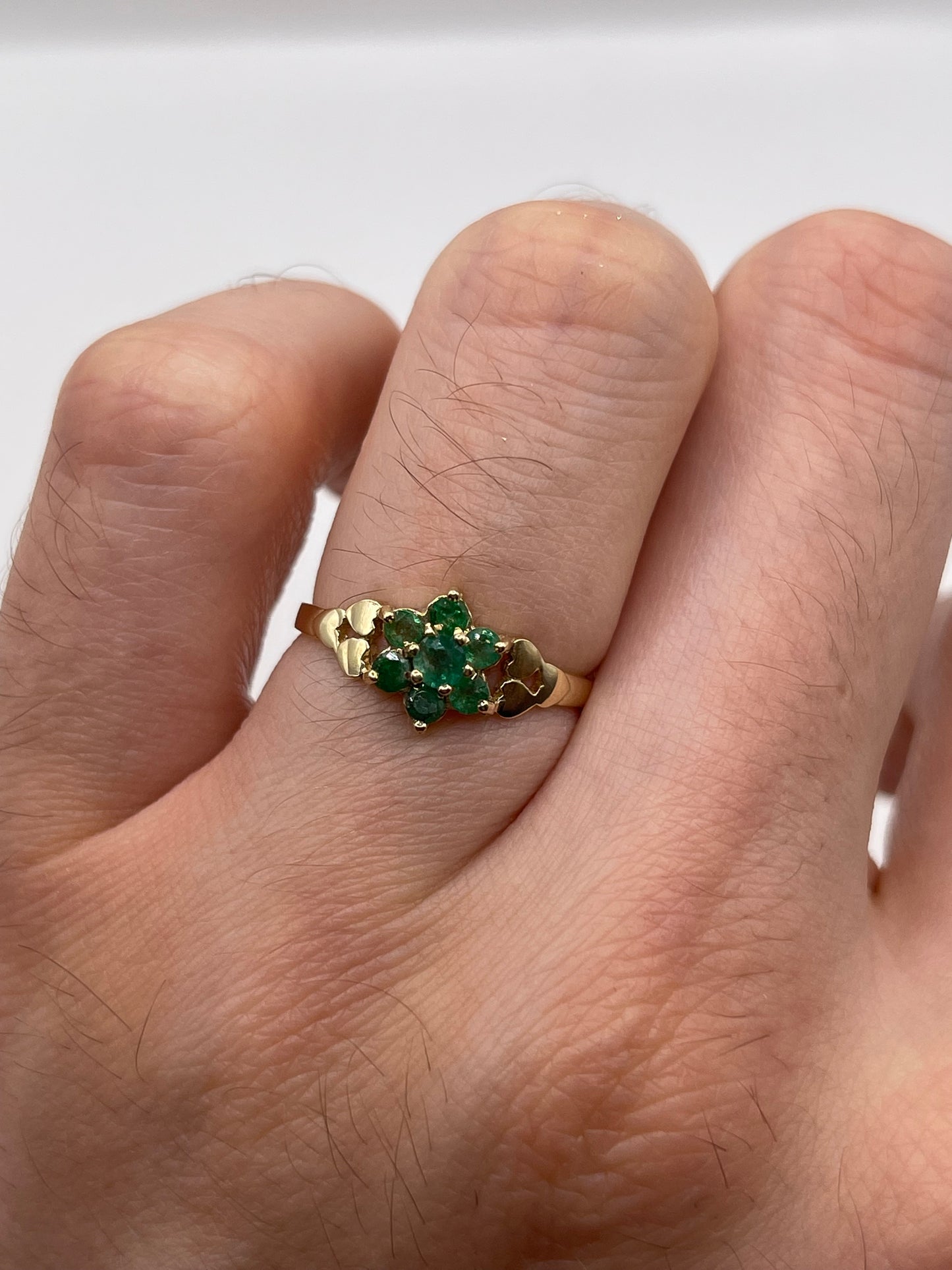 9ct gold emerald cluster ring