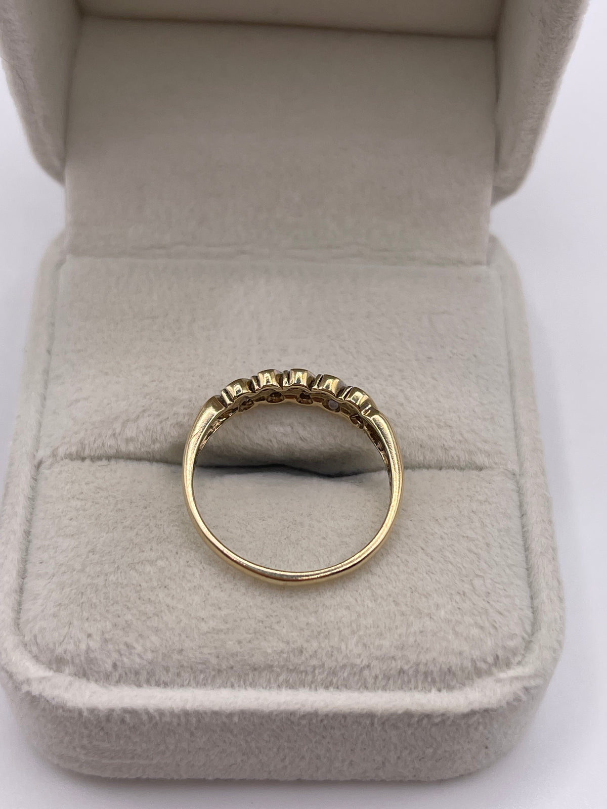 9ct gold diamond ring
