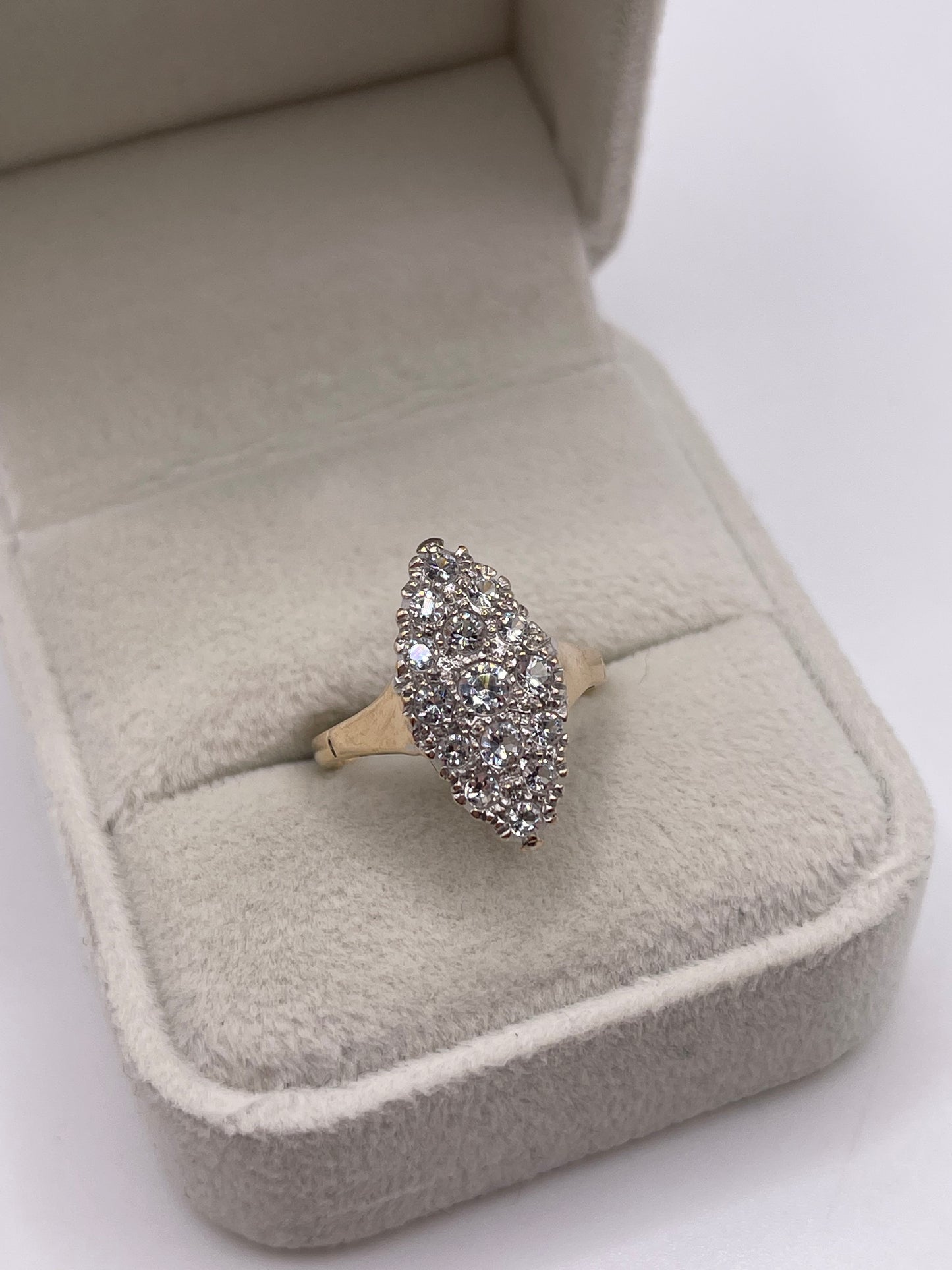 9ct gold cz navette ring