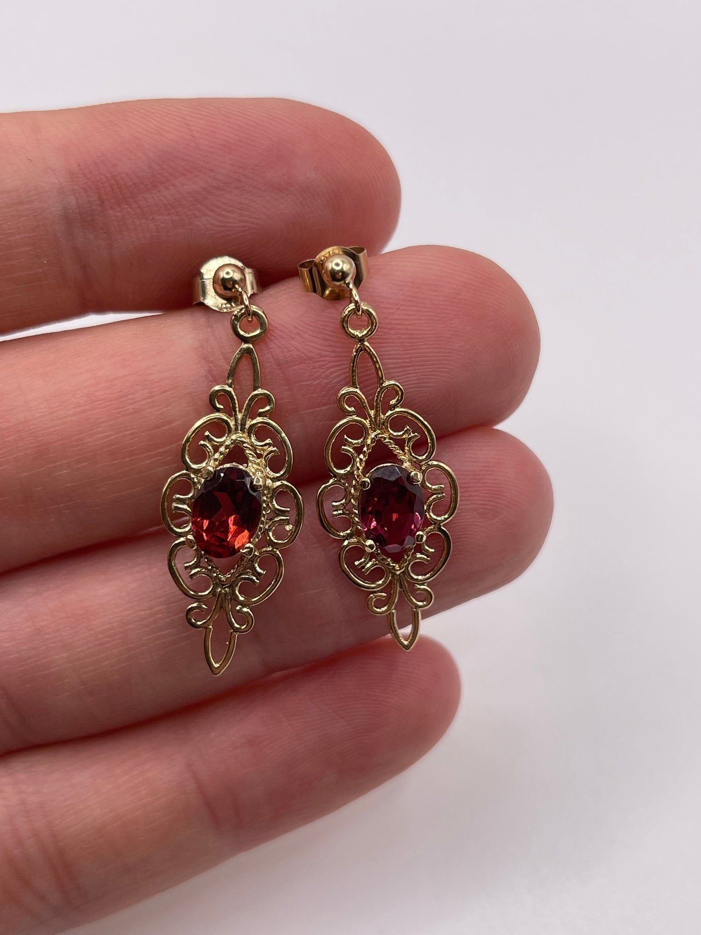 9ct gold garnet earrings