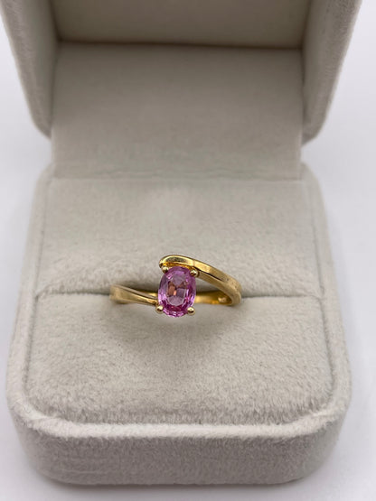 18ct gold pink sapphire ring