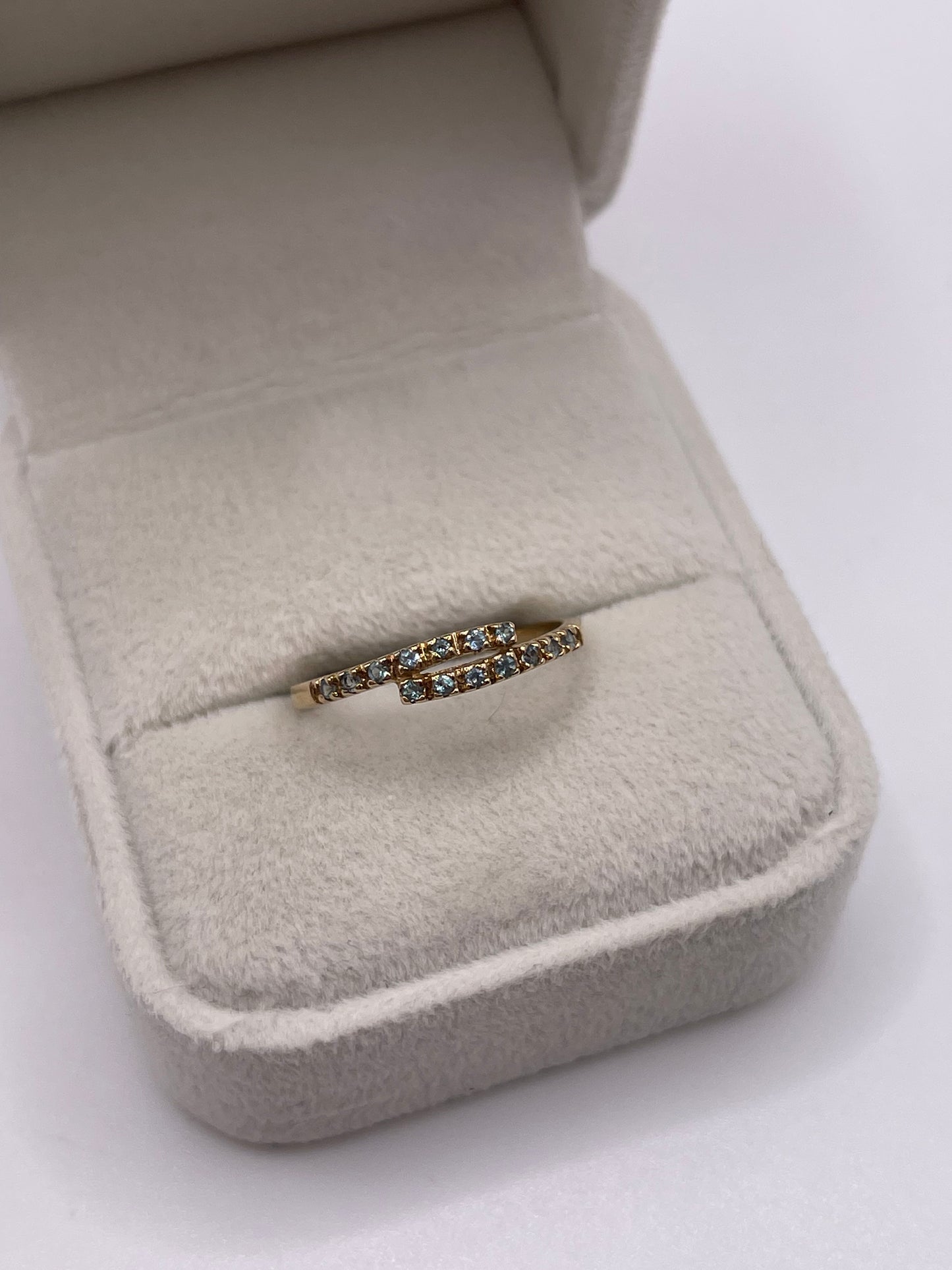 9ct gold alexandrite ring