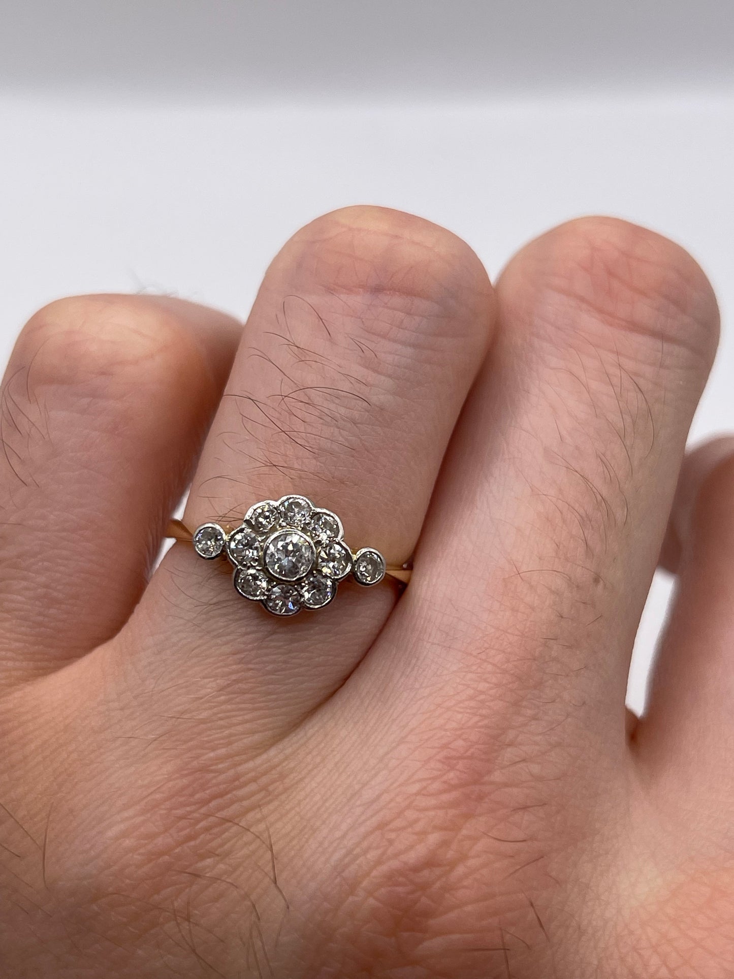 18ct gold diamond cluster ring