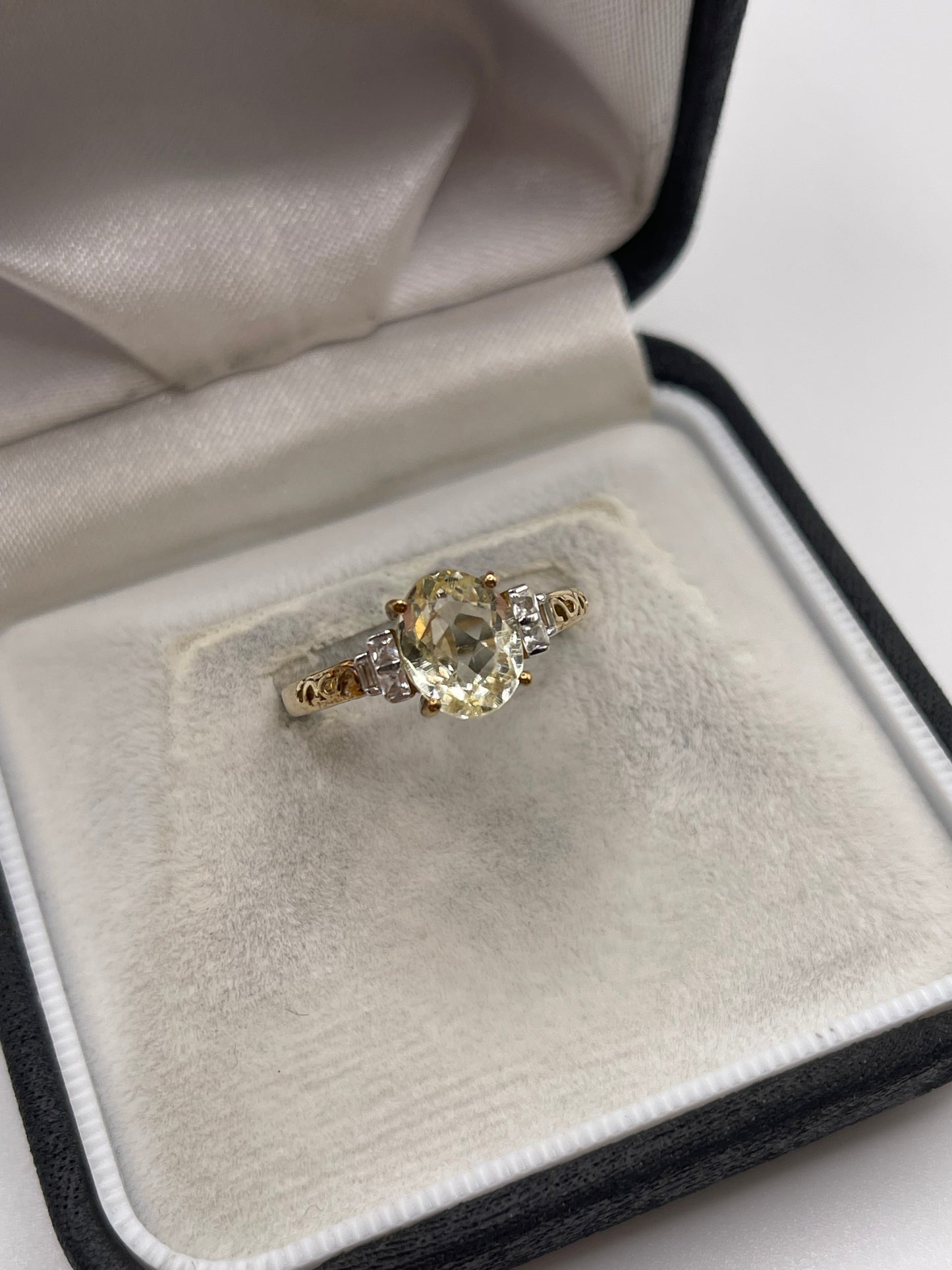 9ct gold quartz and zircon ring