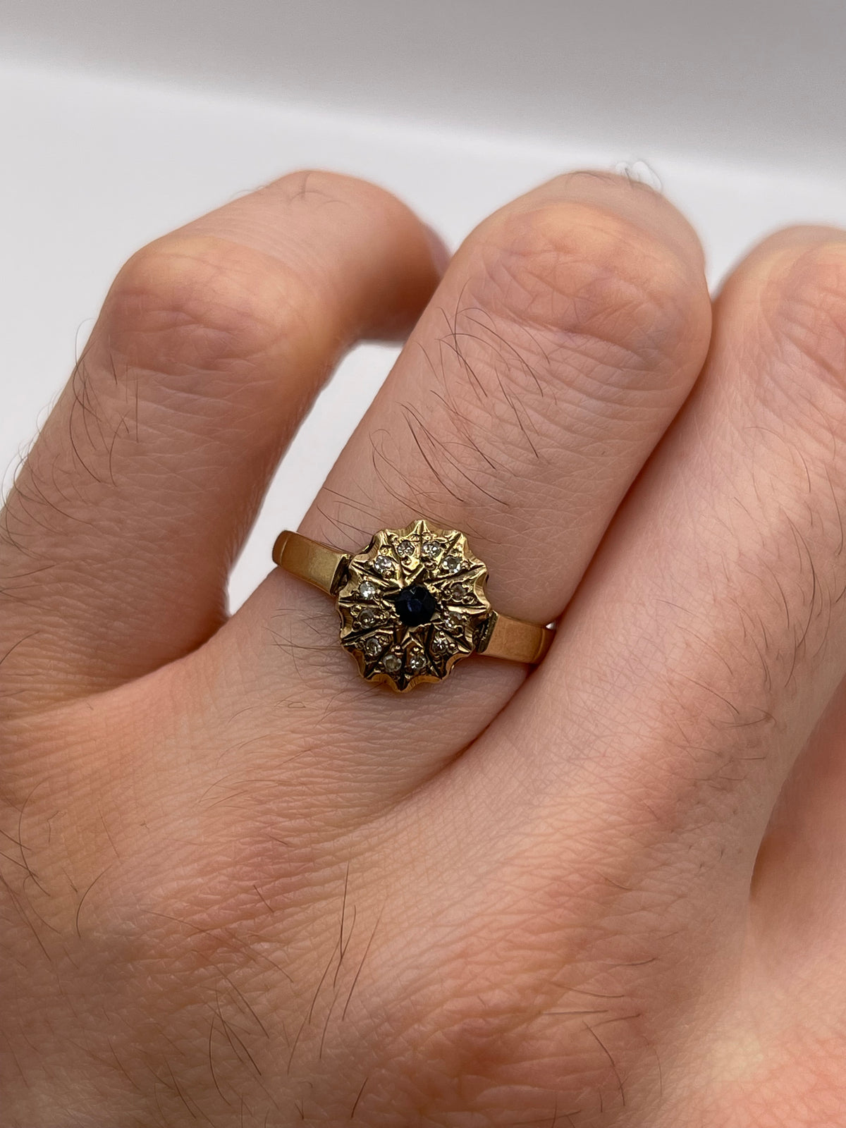 9ct gold sapphire and diamond ring