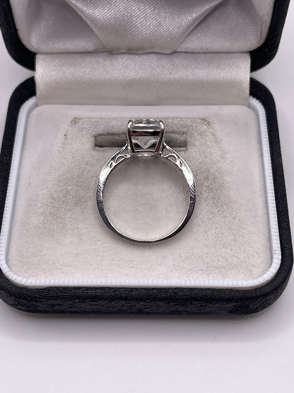 Silver topaz ring