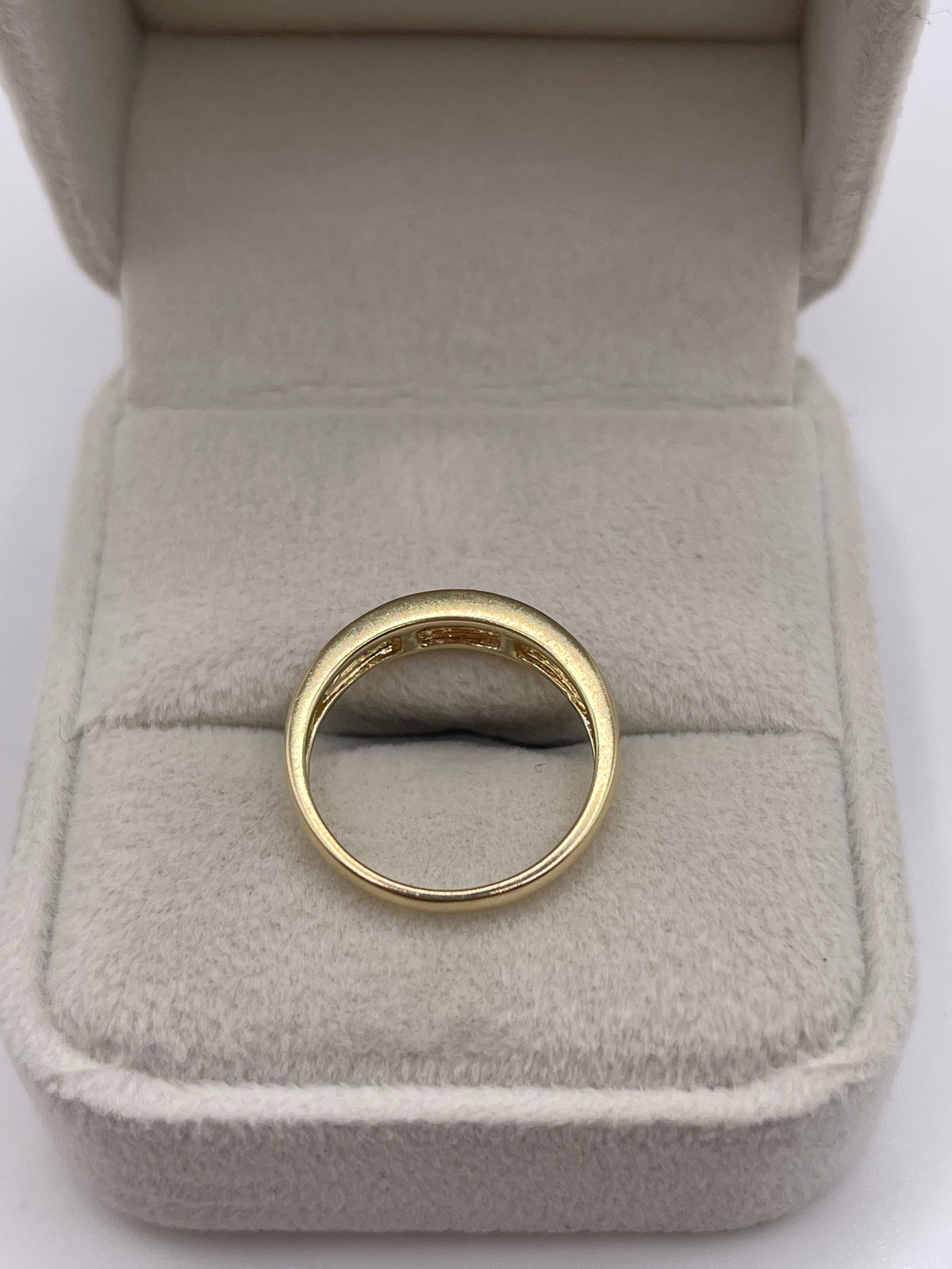 9ct gold pink sapphire ring