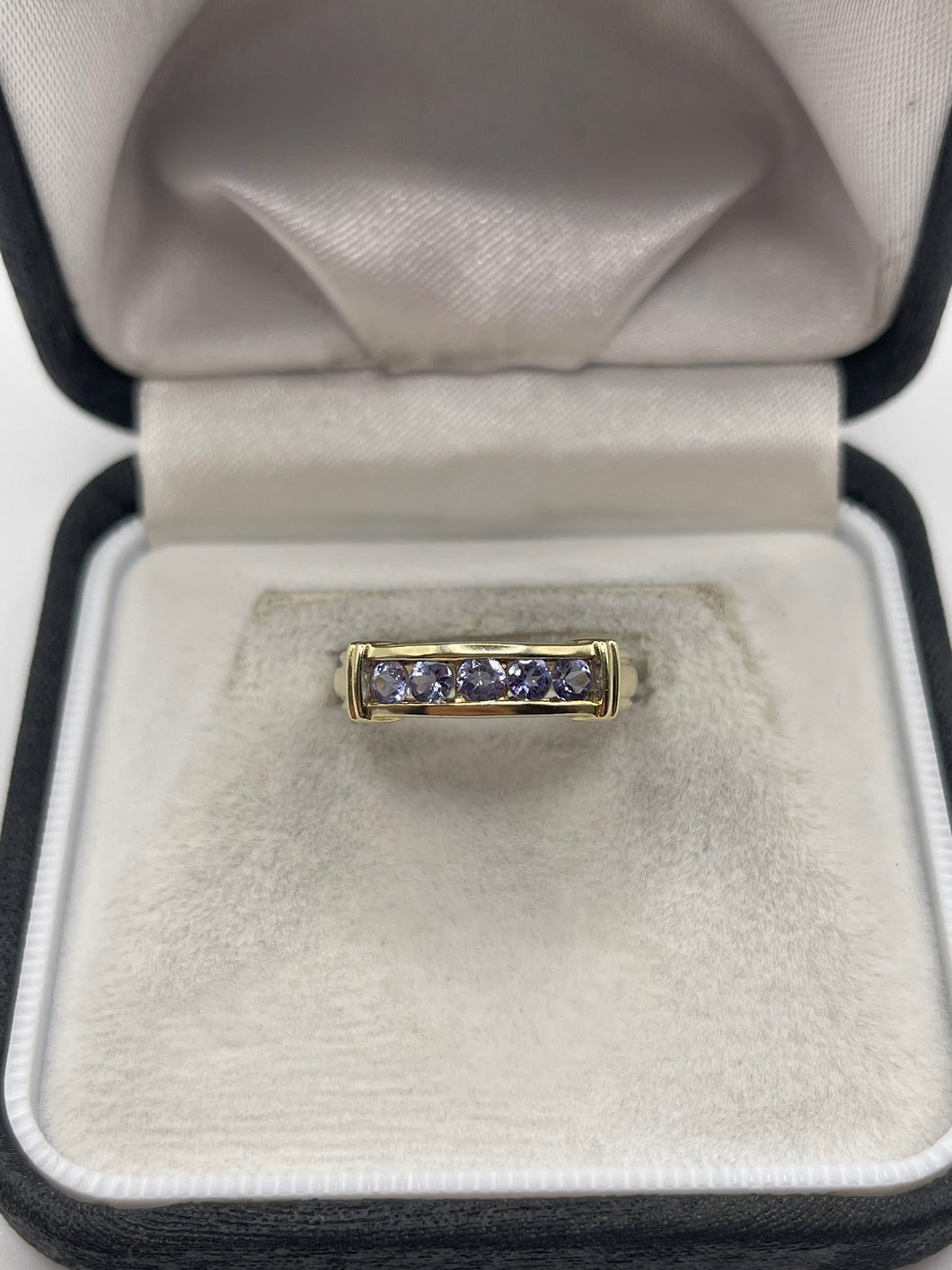 9ct gold tanzanite ring