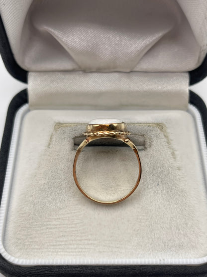 9ct gold opal ring